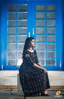 Anupama Parameshwaran feet photo thumbnail