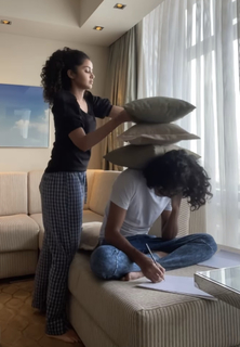 Anupama Parameshwaran feet photo thumbnail