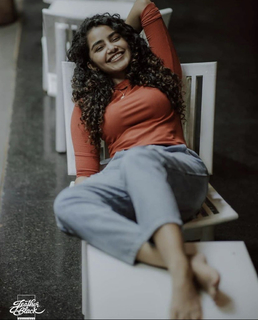 Anupama Parameshwaran feet photo thumbnail