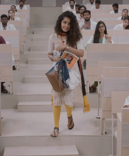 Anupama Parameshwaran feet photo thumbnail