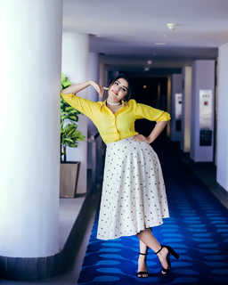 Anupama Parameshwaran feet photo thumbnail