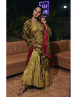 Anupama Parameshwaran feet photo thumbnail