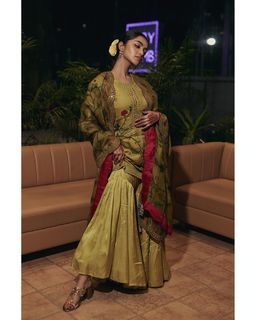 Anupama Parameshwaran feet photo thumbnail