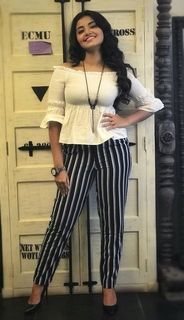 Anupama Parameshwaran feet photo thumbnail