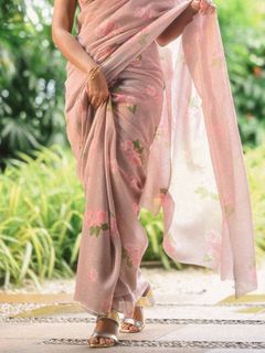 Anupama Parameshwaran feet photo thumbnail