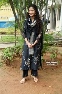 Anupama Parameshwaran feet photo thumbnail