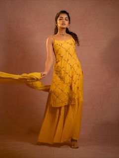 Anupama Parameshwaran feet photo 3