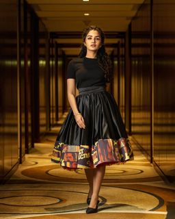 Anupama Parameshwaran feet photo 20