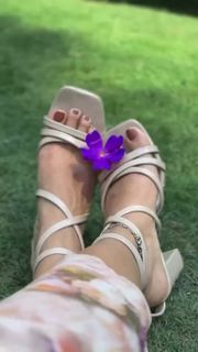 Anupama Parameshwaran feet photo 1