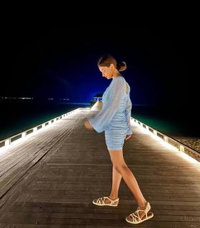 Anushka Sen feet photo thumbnail