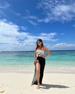 Anushka Sen feet photo thumbnail