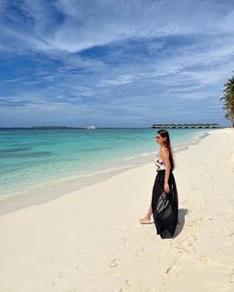 Anushka Sen feet photo thumbnail