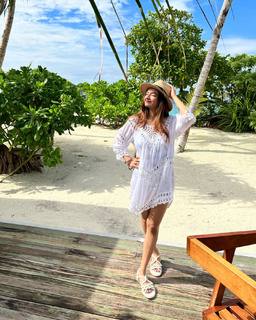Anushka Sen feet photo thumbnail