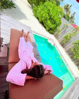 Anushka Sen feet photo thumbnail