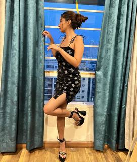 Anushka Sen feet photo thumbnail