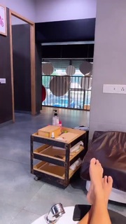 Anushka Sen feet photo thumbnail