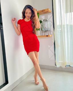 Anushka Sen feet photo thumbnail