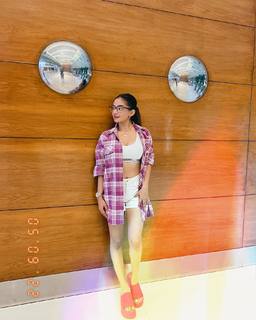 Anushka Sen feet photo thumbnail