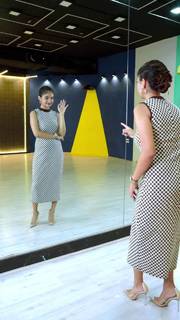 Anushka Sen feet photo thumbnail
