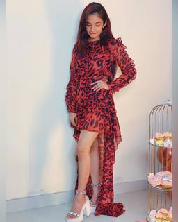 Anushka Sen feet photo thumbnail