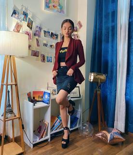 Anushka Sen feet photo thumbnail