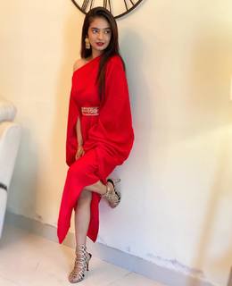 Anushka Sen feet photo thumbnail