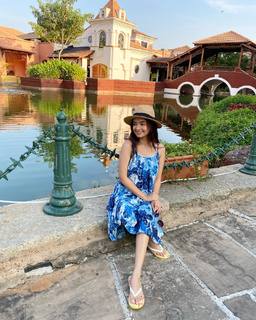 Anushka Sen feet photo thumbnail