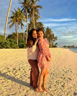 Anushka Sen feet photo thumbnail