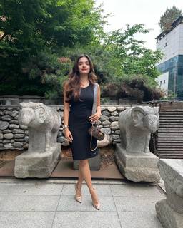 Anushka Sen feet photo thumbnail