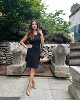 Anushka Sen feet photo thumbnail