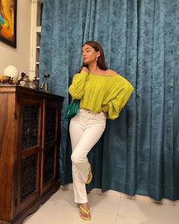 Anushka Sen feet photo thumbnail
