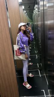 Anushka Sen feet photo thumbnail