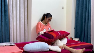 Anushka Sen feet photo thumbnail