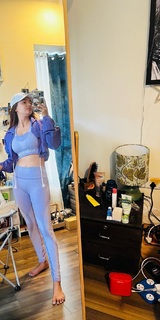Anushka Sen feet photo thumbnail