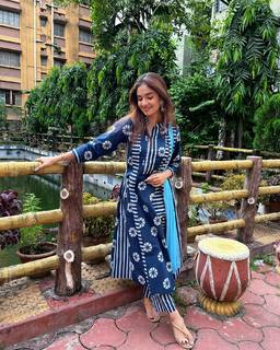 Anushka Sen feet photo thumbnail