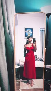 Anushka Sen feet photo thumbnail