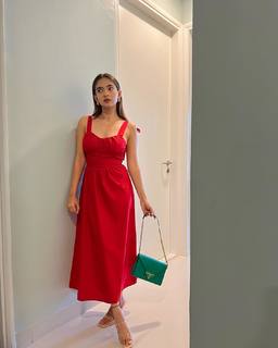 Anushka Sen feet photo thumbnail