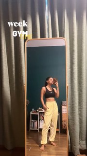 Anushka Sen feet photo thumbnail