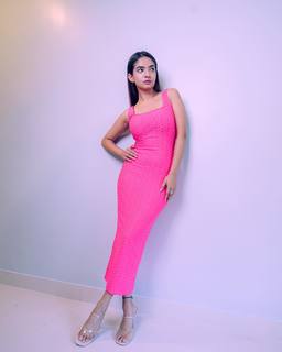 Anushka Sen feet photo thumbnail