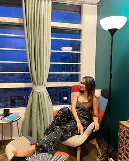 Anushka Sen feet photo thumbnail