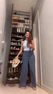 Anushka Sen feet photo thumbnail