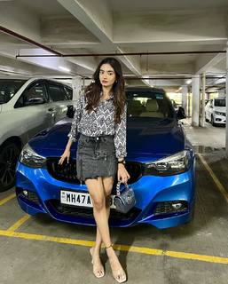 Anushka Sen feet photo thumbnail