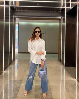 Anushka Sen feet photo thumbnail