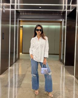 Anushka Sen feet photo thumbnail