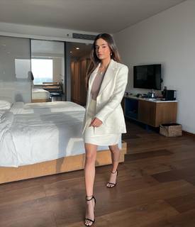 Anushka Sen feet photo thumbnail
