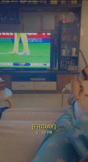 Anushka Sen feet photo thumbnail
