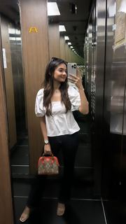 Anushka Sen feet photo thumbnail