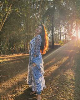 Anushka Sen feet photo thumbnail