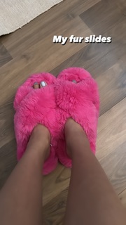 Anushka Sen feet photo thumbnail