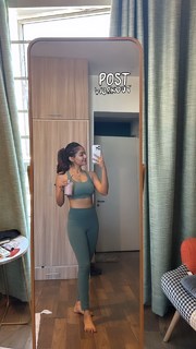 Anushka Sen feet photo thumbnail